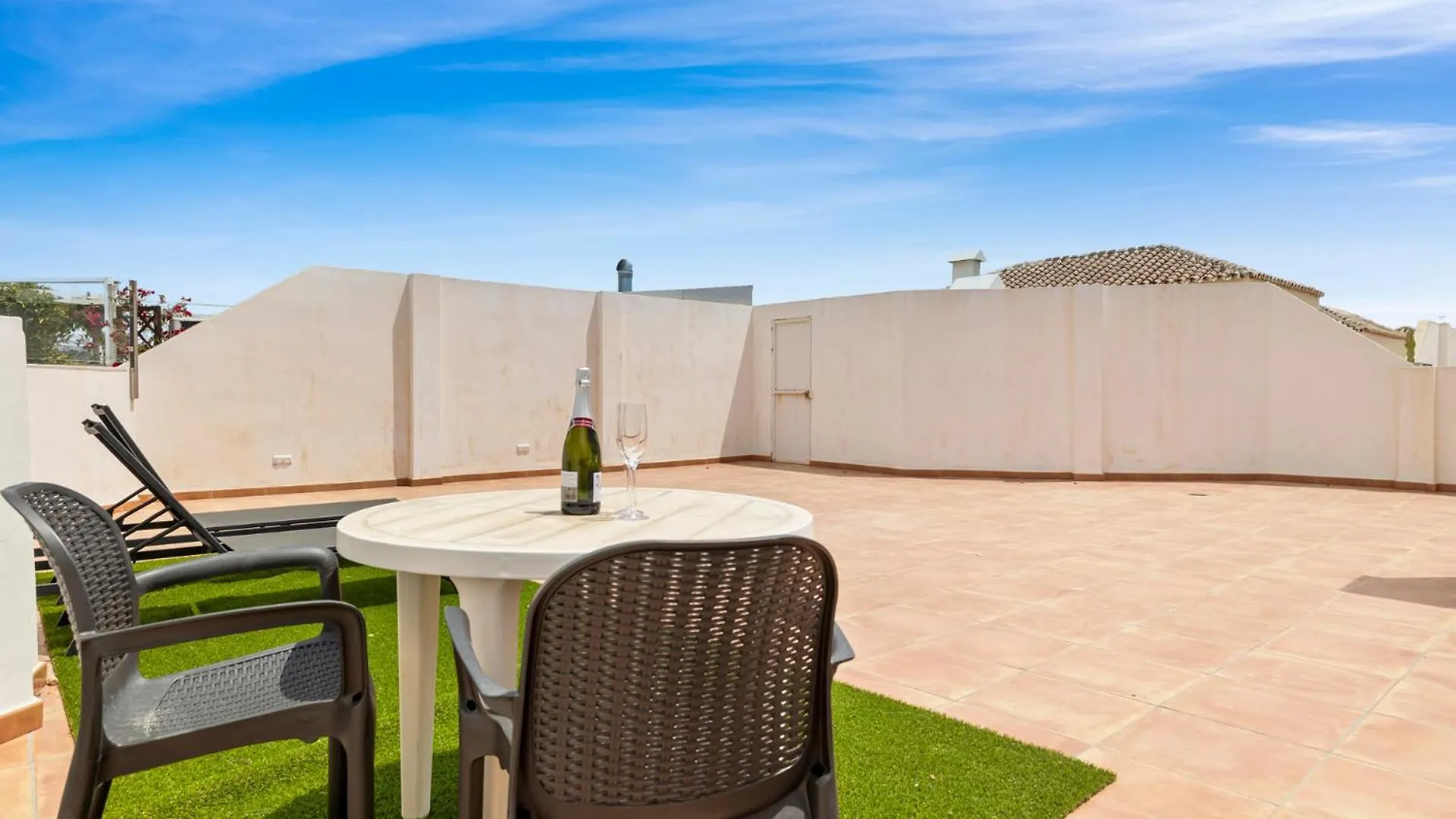 Los Boliches Sunny Apartment By Costarentals - Ref 120 Fuengirola